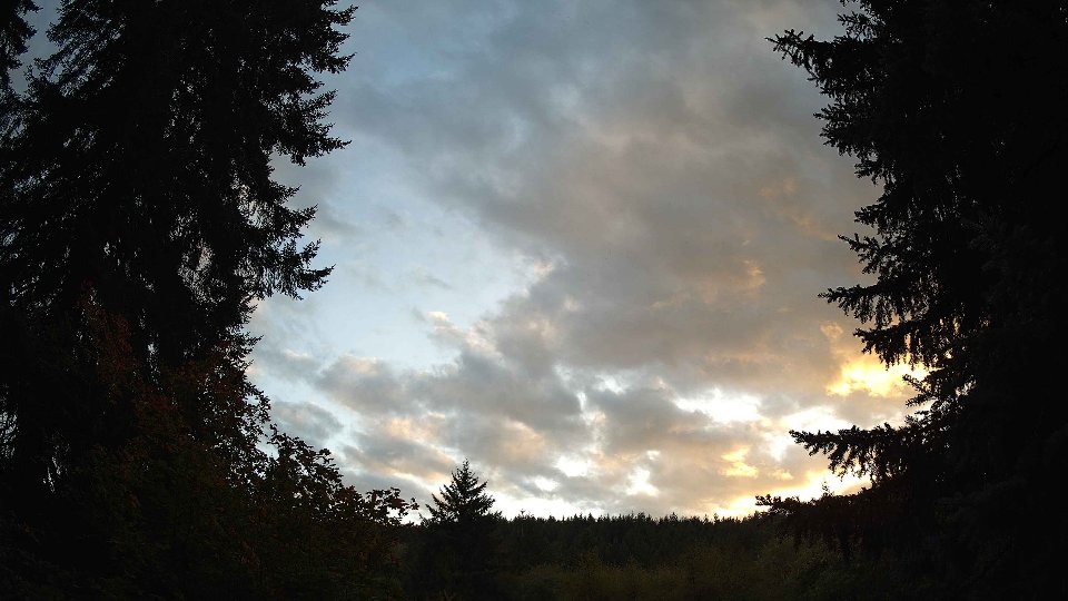 Pacific Northwest skyline timelapse on Oct 04, 2025 at 6:30 PM