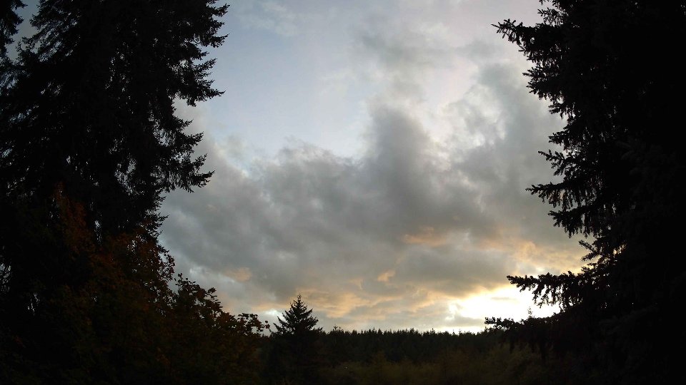 Pacific Northwest skyline timelapse on Oct 04, 2025 at 7:00 PM