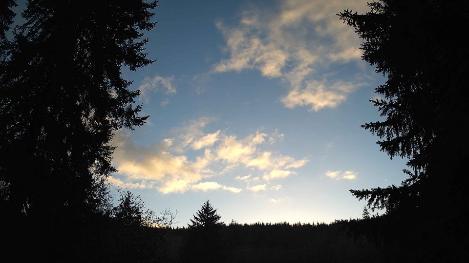 Pacific Northwest skyline timelapse frame from Nov 17th, 2025 at 4:15 PM