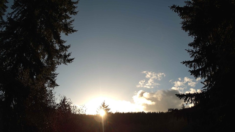 Pacific Northwest skyline timelapse frame from Nov 18th, 2025 at 3:00 PM