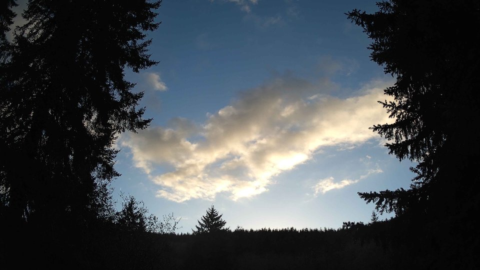 Pacific Northwest skyline timelapse frame from Nov 18th, 2025 at 4:00 PM