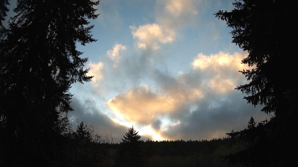 Pacific Northwest skyline timelapse on Dec 12, 2025 at 4:00 PM