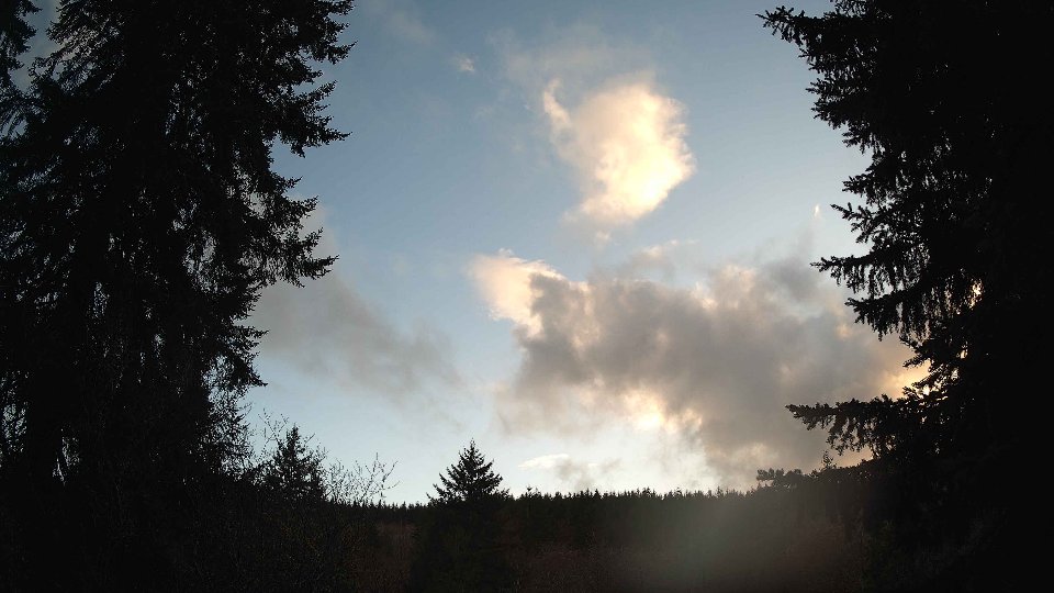 Pacific Northwest skyline timelapse on Apr 01, 2026 at 7:00 PM