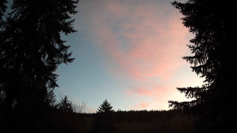 Pacific Northwest skyline timelapse frame from Apr 6th, 2026 at 8:00 PM