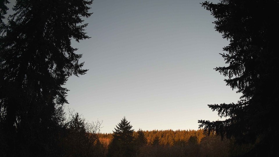 Pacific Northwest skyline timelapse frame from Apr 9th, 2026 at 7:00 AM