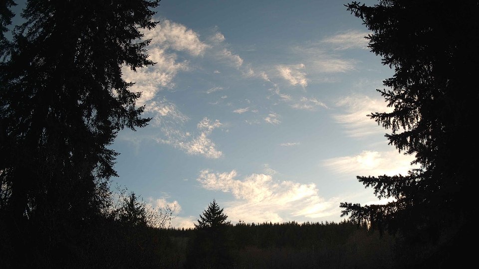 Pacific Northwest skyline timelapse frame from Apr 9th, 2026 at 7:15 PM