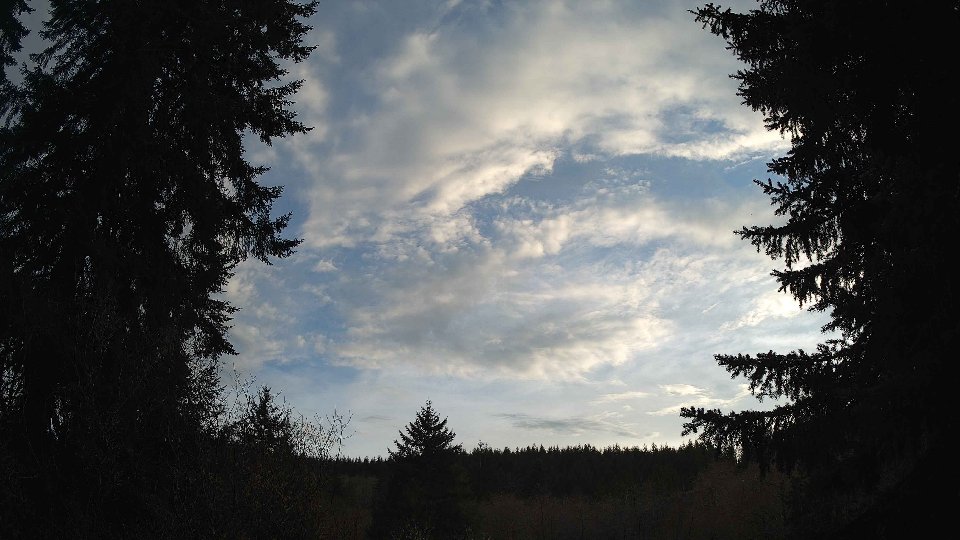Pacific Northwest skyline timelapse frame from Apr 10th, 2026 at 7:15 PM