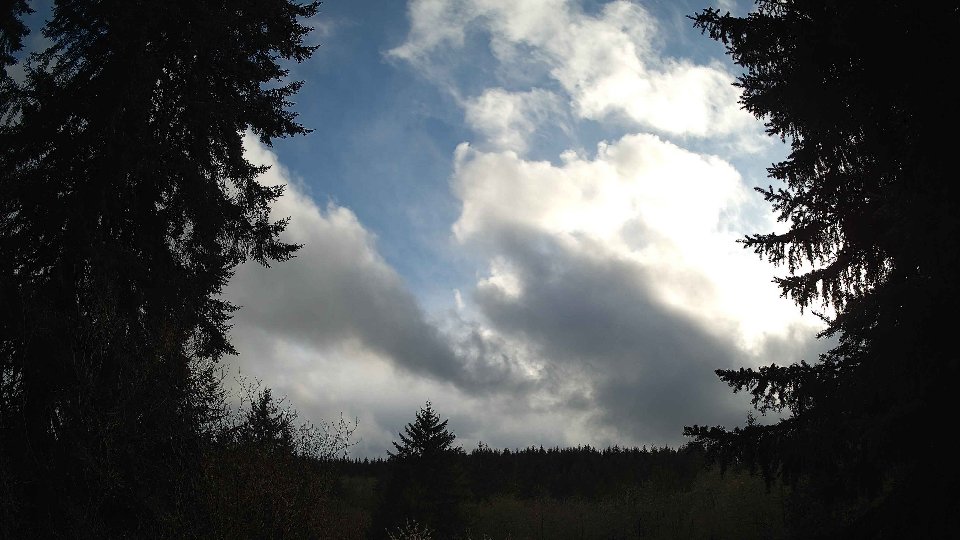 Pacific Northwest skyline timelapse frame from Apr 15th, 2026 at 6:00 PM
