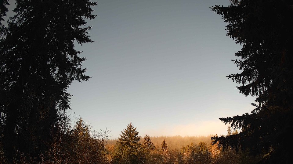 Pacific Northwest skyline timelapse frame from Apr 16th, 2026 at 7:45 AM