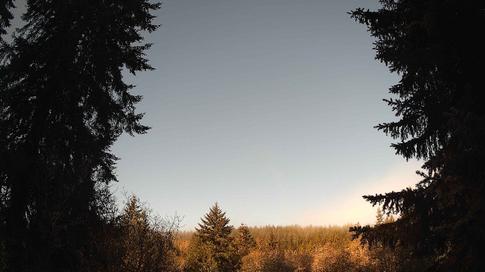 Pacific Northwest skyline timelapse frame from Apr 16th, 2026 at 8:00 AM