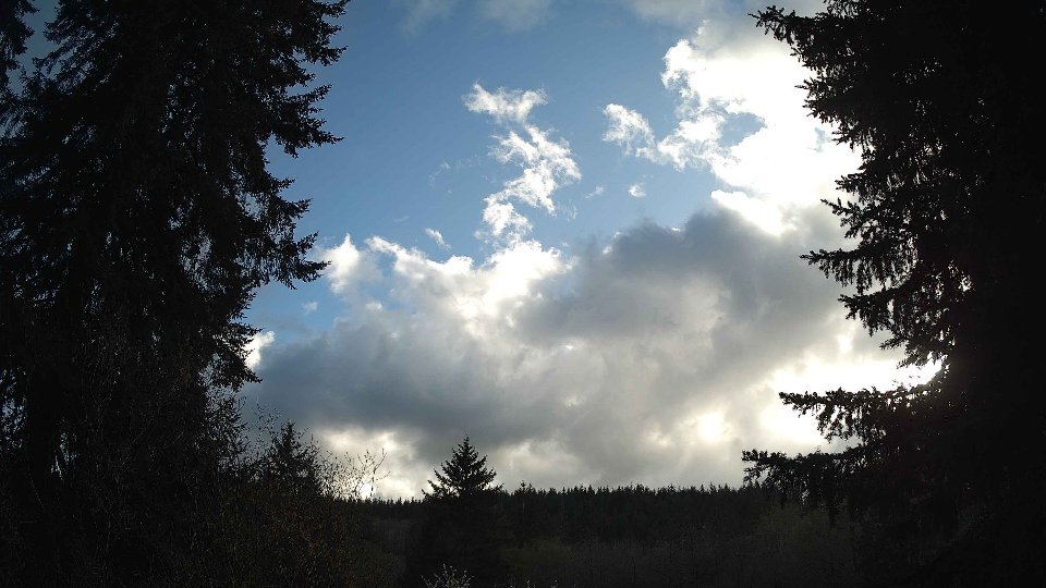 Pacific Northwest skyline timelapse frame from Apr 16th, 2026 at 6:00 PM