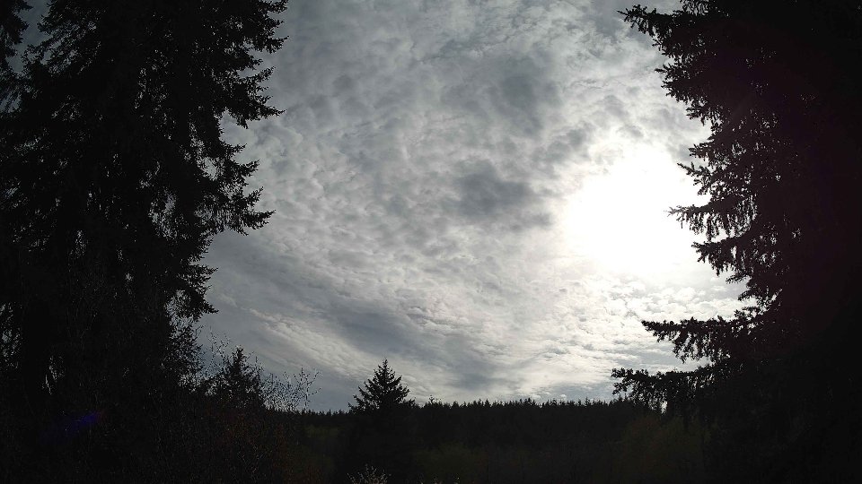 Pacific Northwest skyline timelapse frame from Apr 17th, 2026 at 5:00 PM