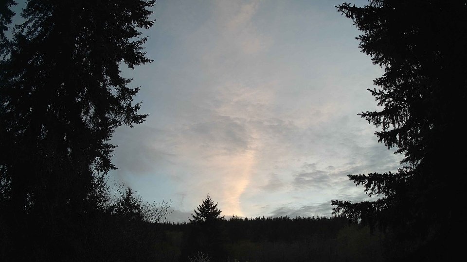 Pacific Northwest skyline timelapse frame from Apr 17th, 2026 at 8:00 PM