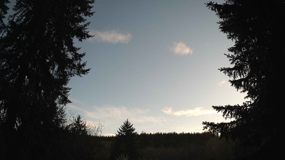 Pacific Northwest skyline timelapse frame from Apr 18th, 2026 at 7:30 PM